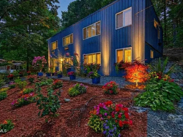 3 Overlook Ct, Johnson City, TN 37604