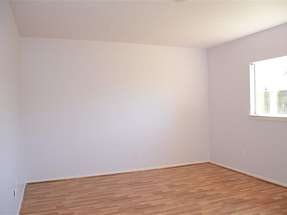 5th image of 11943 Silver Island Cir