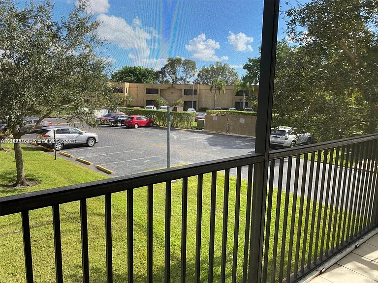 159 Lakeview Dr #204 — Photo 22