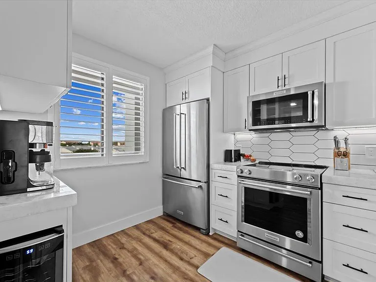 201 S Seas Dr #404 — Photo 4