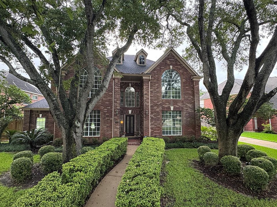 1st image of 502 Lake Bend Dr