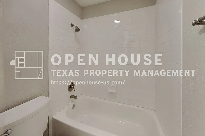 1328 Chicota Dr — Photo 17