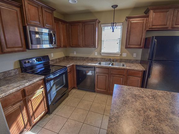 4th image of 781 Crawford Ln