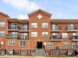 35 Strangford Ln S #304, Toronto, ON M1L0E5