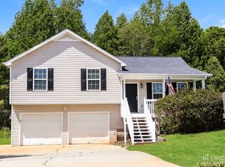 472 Twin Oaks Ln, Dallas, GA 30157