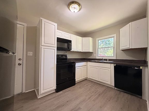 2nd image of 3503 Misty Valley Rd