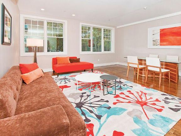 4th image of 1 Lexington Ave #2