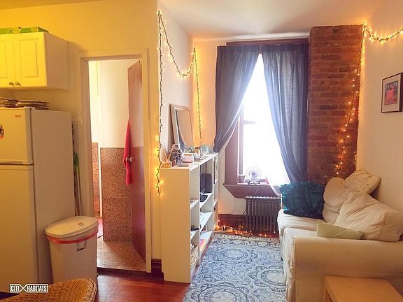 4th image of 208 E 82nd St APT 29