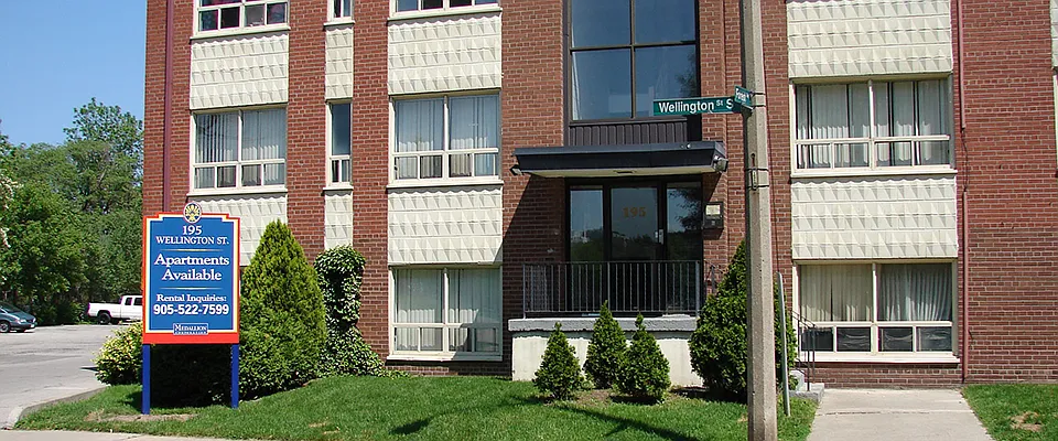 195 Wellington Street South — Photo 3