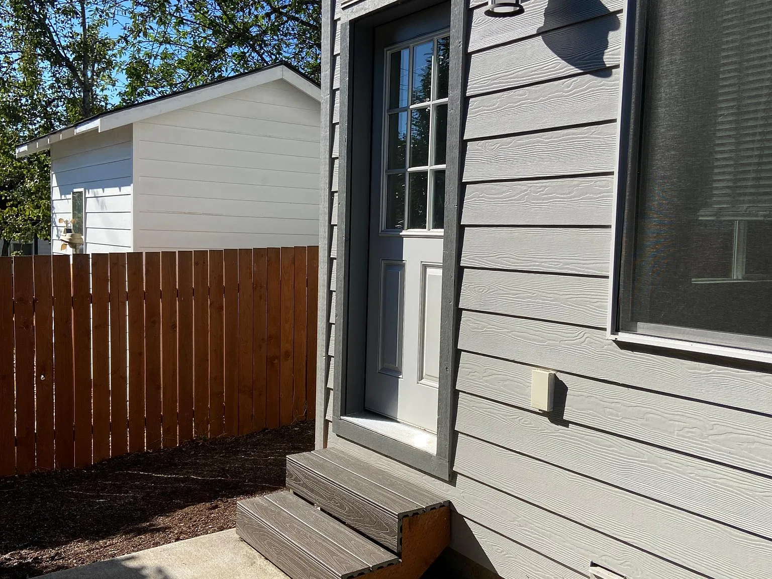 3 bed, 1211 sqft, $1,895 — Photo 3