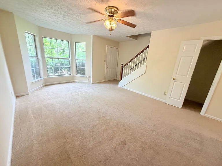310 Leafmore Rd SW — Photo 5