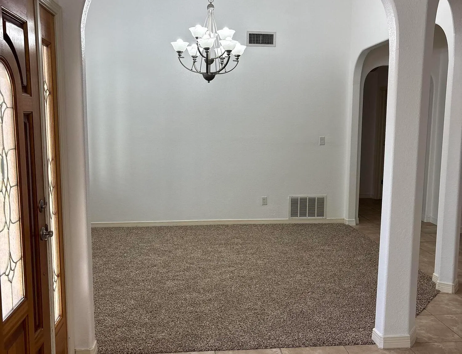 4 bed, 3.5 bath, 2650 sqft, $2,750 — Photo 3