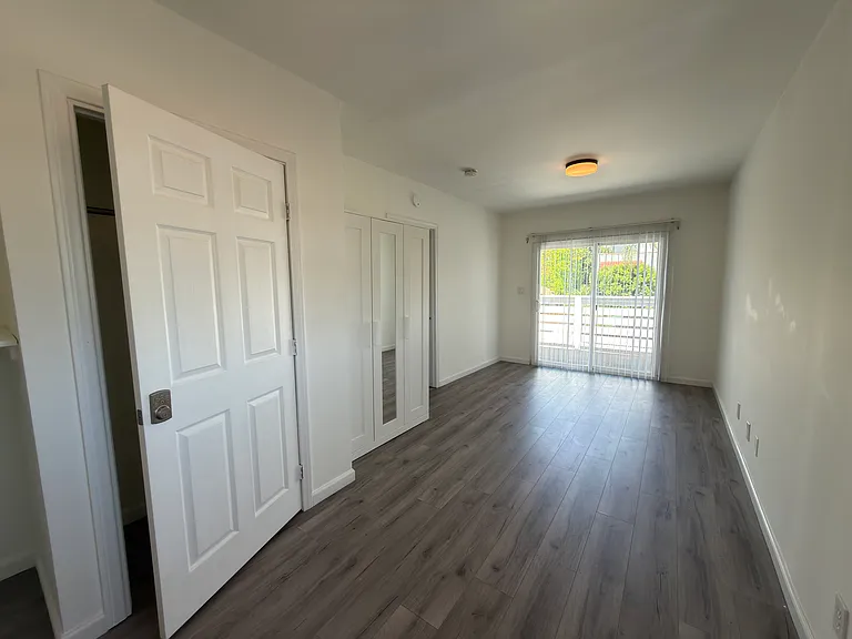 1110 Mira Mar Ave — Photo 30