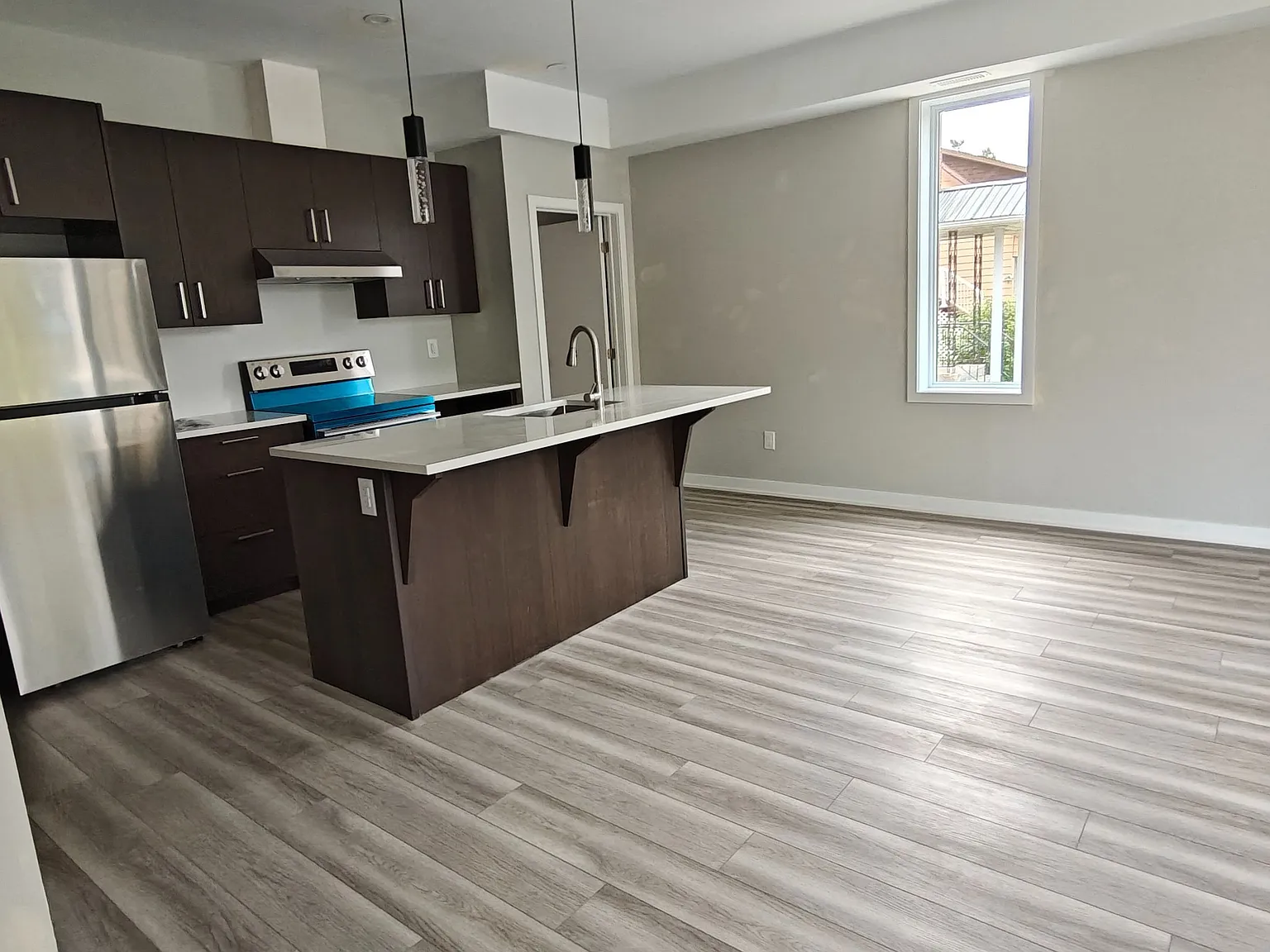 1332 Thames St — Photo 3