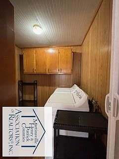 5th image of 417 Overland Ave