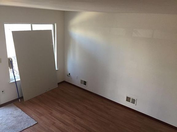 3rd image of 174 Long Pond Ln