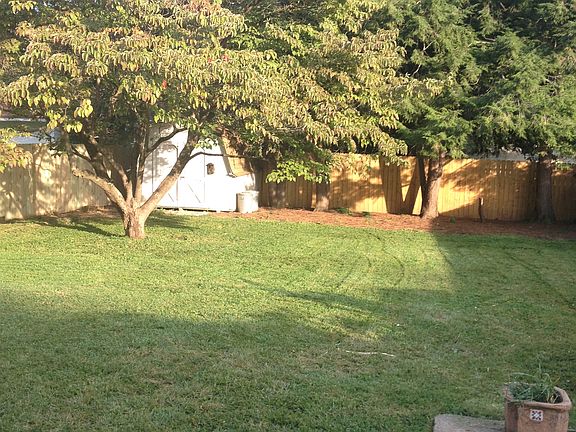 2nd image of 1040 Ardmore Dr