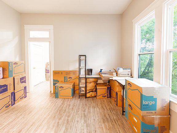 5th image of 2502 Burg Jones Ln