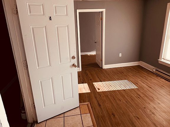 3rd image of 2305 N Tatnall St APT 4