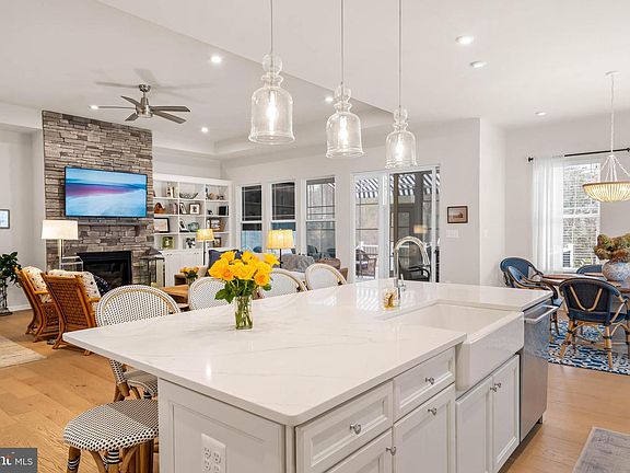 3rd image of 23298 Bourbon Cir