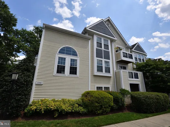 12900B Grays Pointe Rd, Fairfax, VA 22033