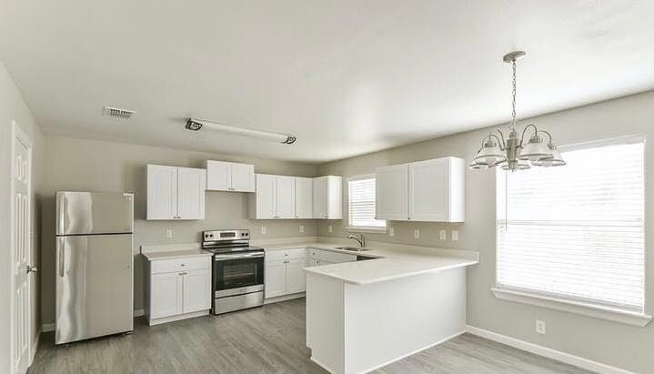 1st image of 4004 Bur Oak Path