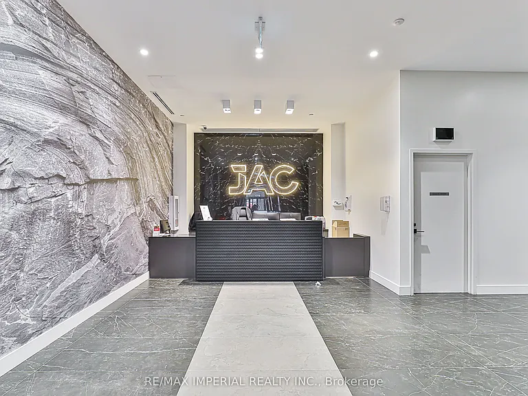 308 Jarvis St #305 — Photo 6