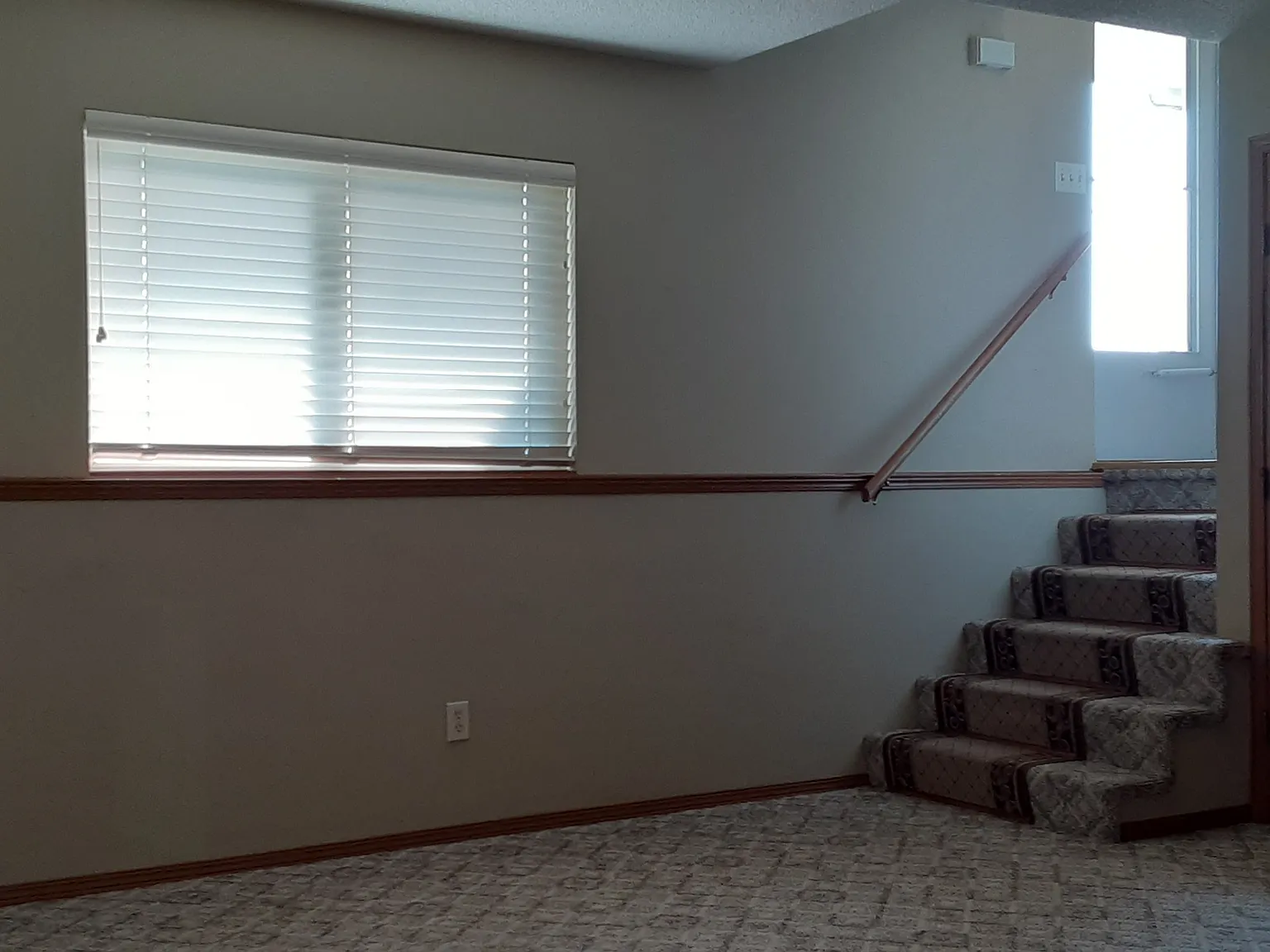 2 bed, 1.5 bath, 1000 sqft, $985 — Photo 2