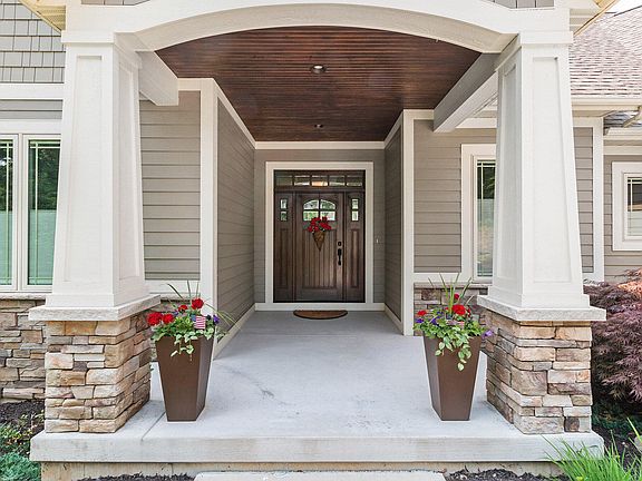 3rd image of 7869 Ella Terrace Dr NE