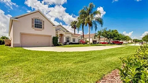 5 bed, 2838 sqft, $3,200 — Photo 3