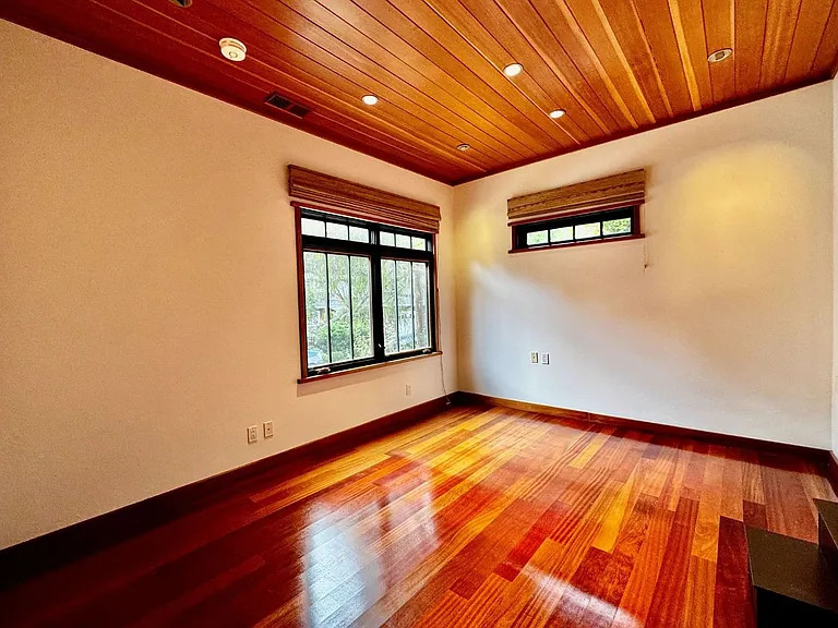 60 Frances Ave — Photo 44