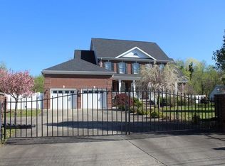 517 Walnut Ave, Paintsville, KY 41240