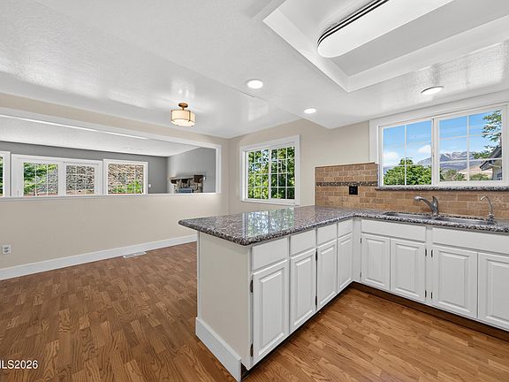 4th image of 20460 Cooke Dr