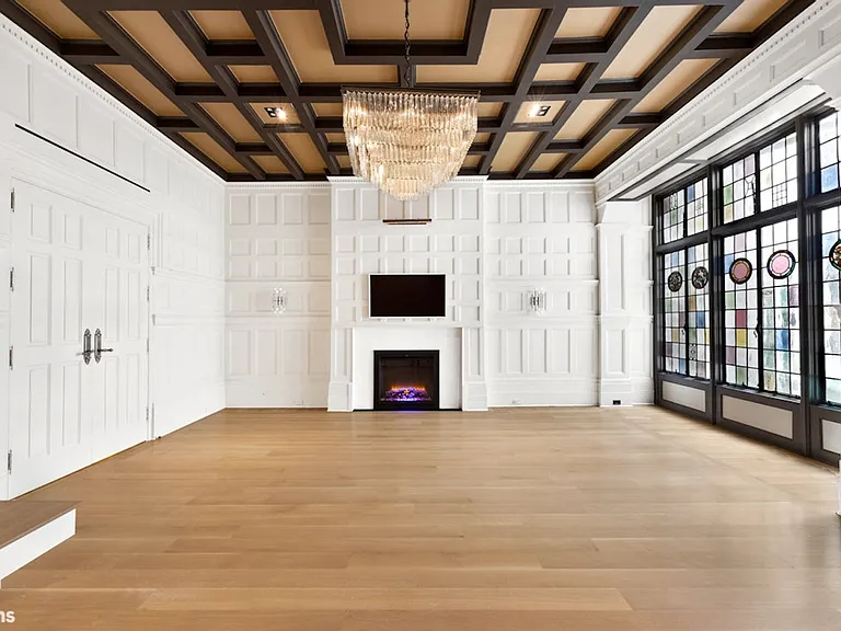 9 E 82nd St #2/3 — Photo 2