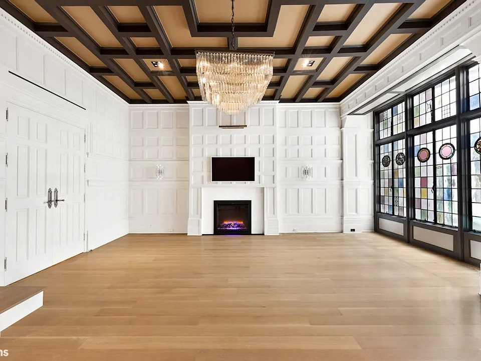 9 E 82nd St #2/3