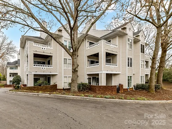 2715 Selwyn Ave APT 42, Charlotte, NC 28209
