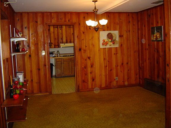 3rd image of 200 E Howard Dr