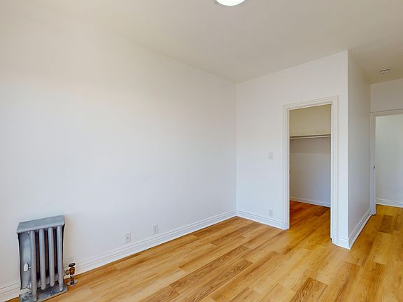 5th image of 2390 Francisco St APT 304