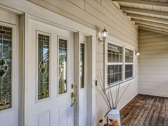 3rd image of 1131 Estates Drive