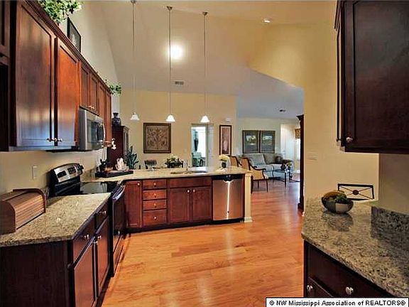 5th image of 8651 Parkview Oaks Cir #105