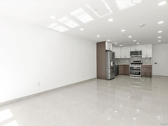 4th image of 15027 78th Ave