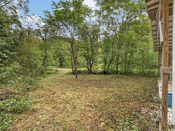5th image of 1310 Hunting Creek Rd