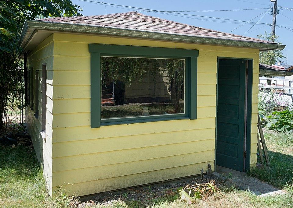 2nd image of 8429 17th Ave SW