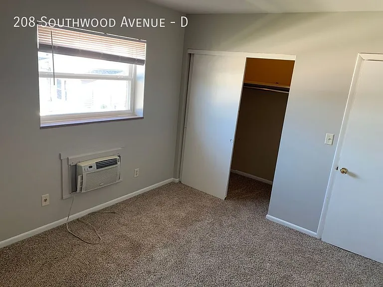 208 Southwood Ave #D — Photo 8
