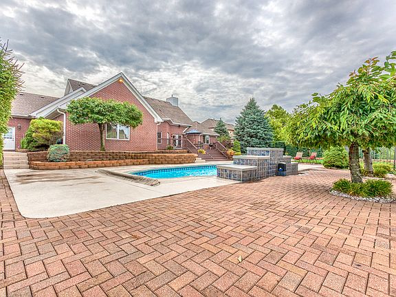 Pool, Spa and Deck