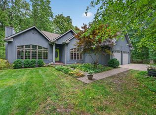2468 N Woodland Estates Dr, Midland, MI 48642