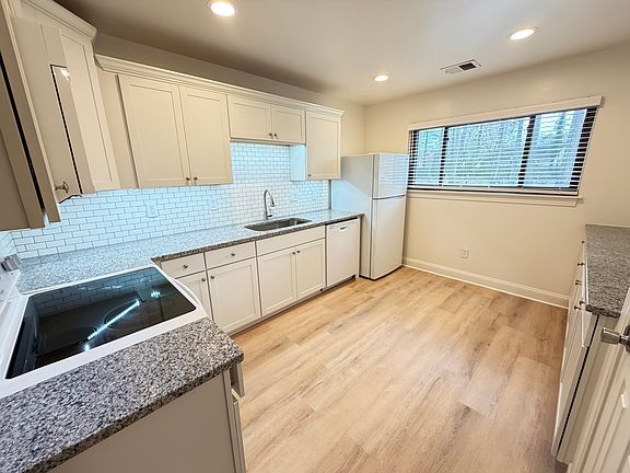 4th image of 1005 Willow Green Dr