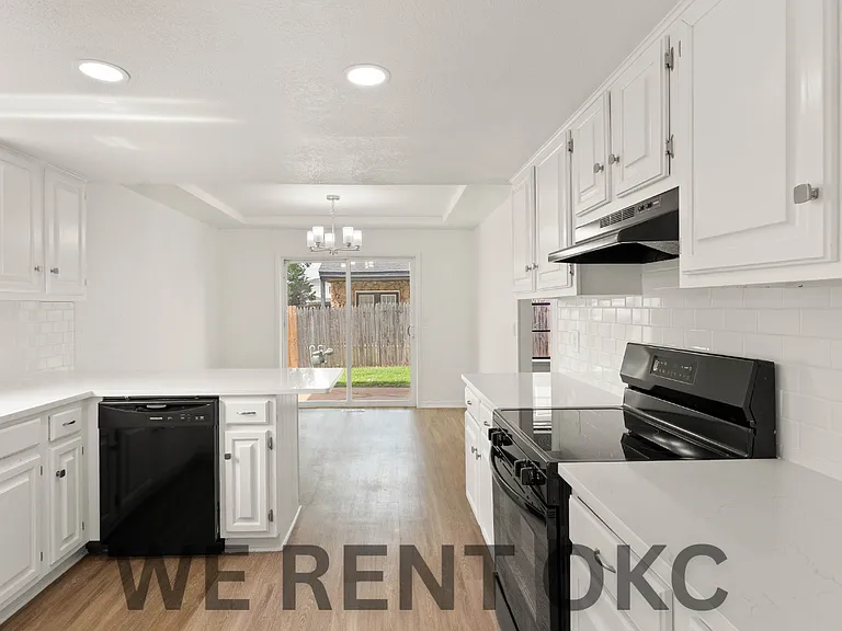3611 Wynn Cir — Photo 16