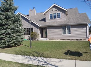 2301 Patrick Ln, Waukesha, WI 53188