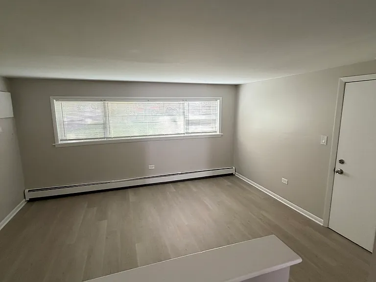 1011 S 11th Ave — Photo 4